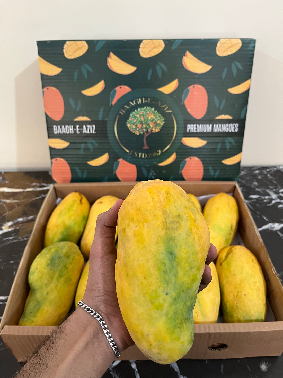 Buy Sindhri Mangoes Online | Fresh Pakistani Sindhri | Baagh-e-Aziz
